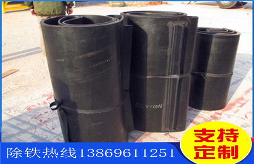 永磁除鐵器，皮帶除鐵器，永磁皮帶除鐵器安裝高度有什么標(biāo)準(zhǔn)嗎